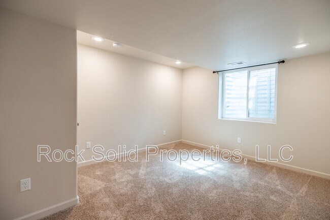 Building Photo - 1113 Banjo Ct