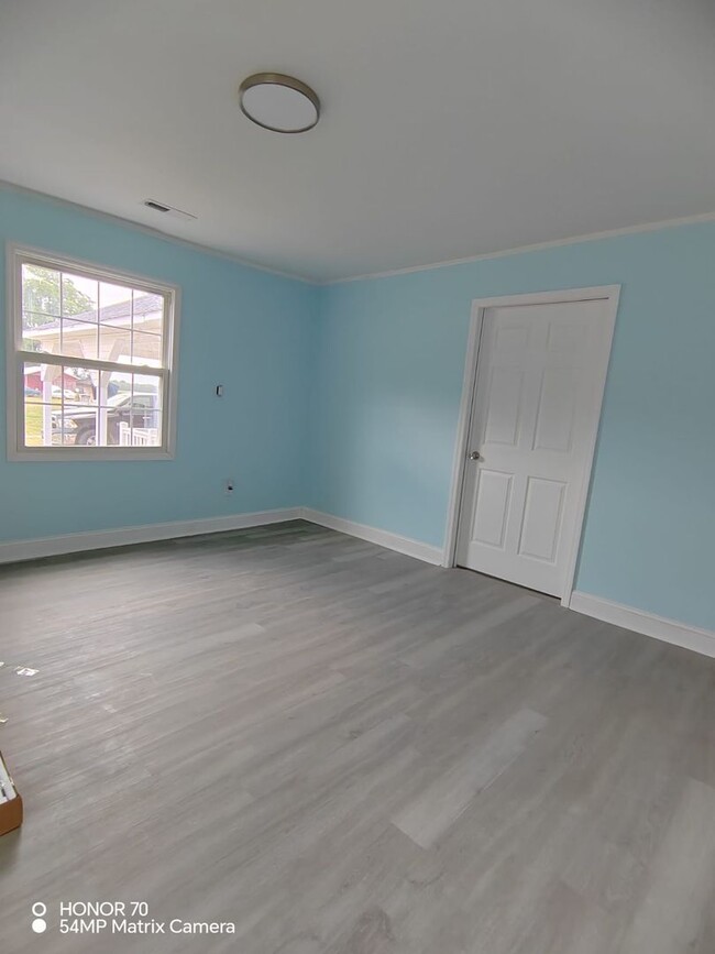 Building Photo - FOR RENT – SPACIOUS 3-BEDROOM HOME IN DOVE...