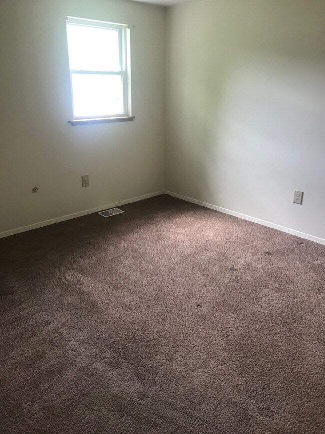 Building Photo - 3860 Niles Carver Rd