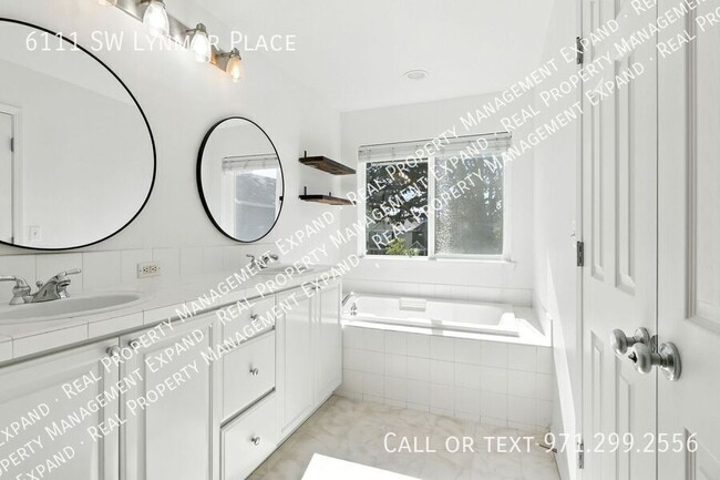 Building Photo - 6111 SW Lynmar Pl
