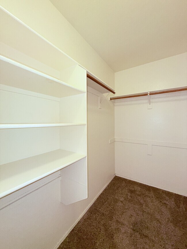 Building Photo - 9102 N Safflower Ln