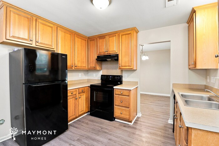 Building Photo - 907 Tennyson Dr
