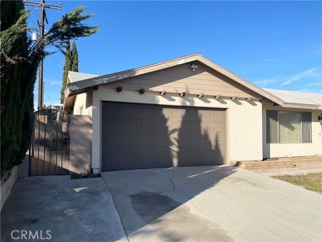 Building Photo - 830 W Rosewood St