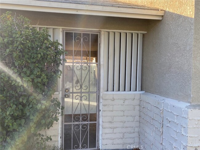 Building Photo - 2598 N Mountain View Ave