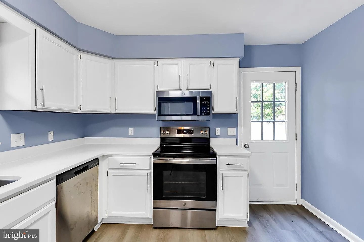 Building Photo - 107 Walden Dr