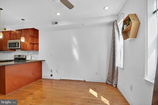 Building Photo - 1304 S Fairhill St