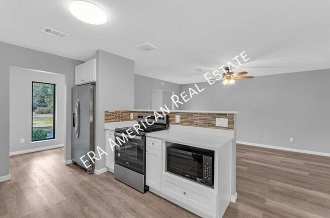 Building Photo - 5912 Pamela Dr