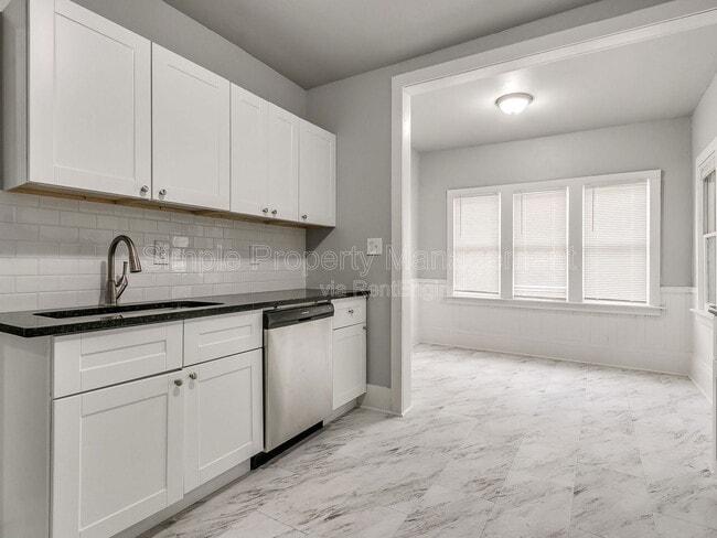 Building Photo - 611 E Springer Ave