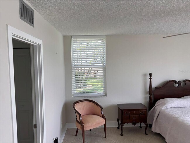 Building Photo - 7405 Bay Island Dr S