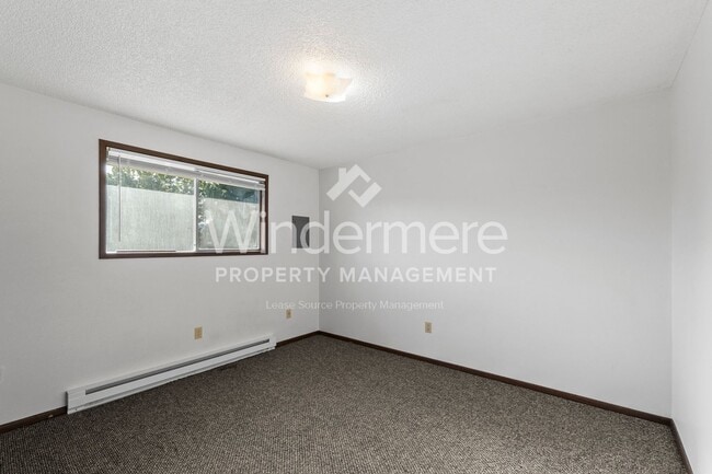 Building Photo - 3005 S Whipple Rd
