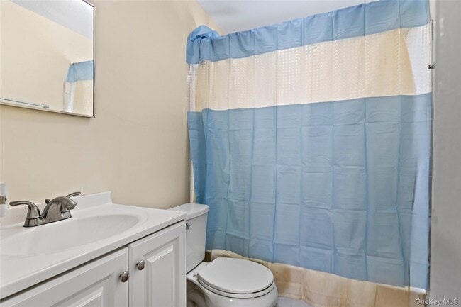 Building Photo - 1883 Bellmore Ave