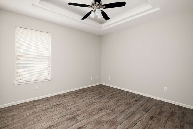 Building Photo - "Spacious 3-Bed Oasis with Granite Elegance in Weslaco!"