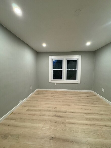 Building Photo - 7584 Hudson Ave