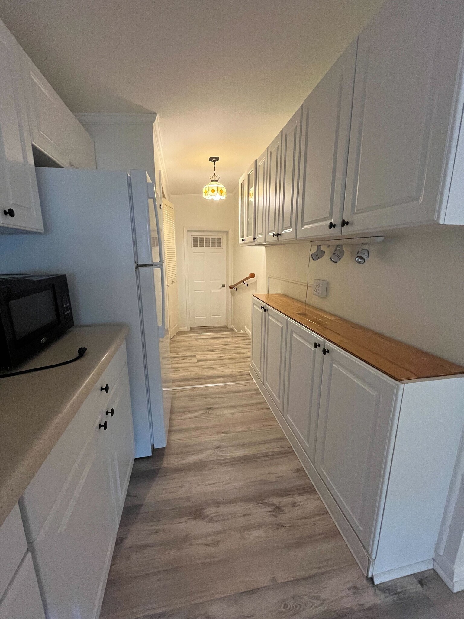 Building Photo - 516 Northmoor Ave N