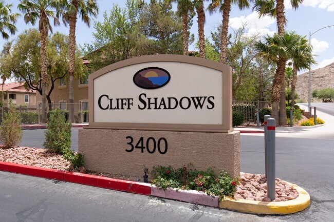 Building Photo - 1st floor two bedroom in upscale NW commun...