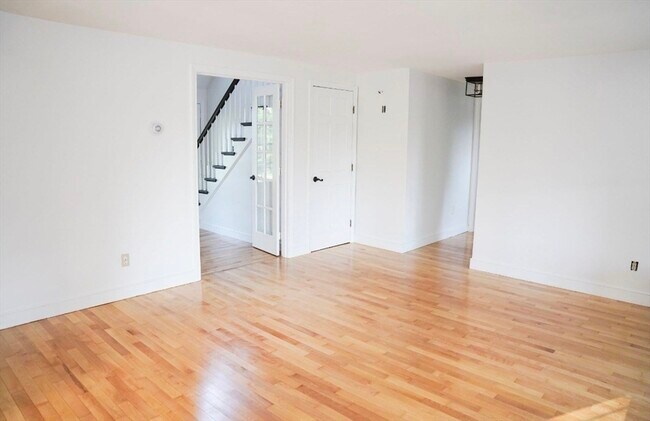 Building Photo - 241 New Bedford Rd