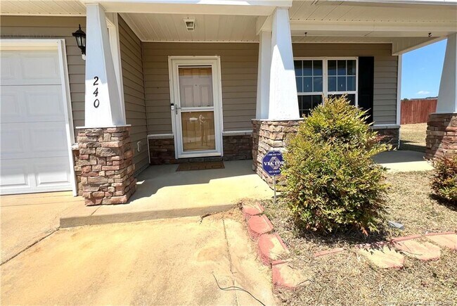 Building Photo - 240 Declaration Dr