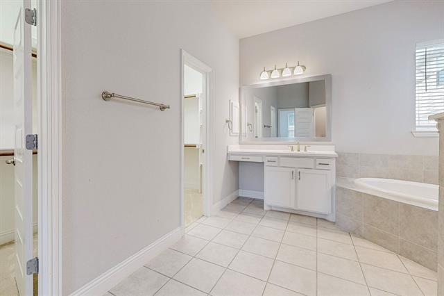 Building Photo - 1101 Putman Dr