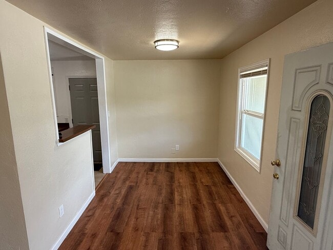 Building Photo - Richmond 2-Bedroom Single Family Home w/ 1...