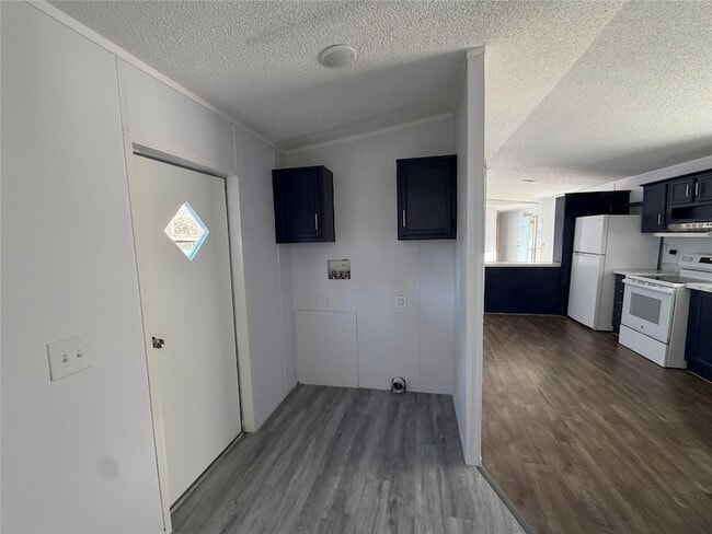 Building Photo - 31029 Sweetbriar Ln