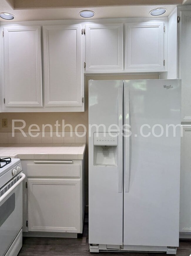 Building Photo - 11295 Provencal Pl