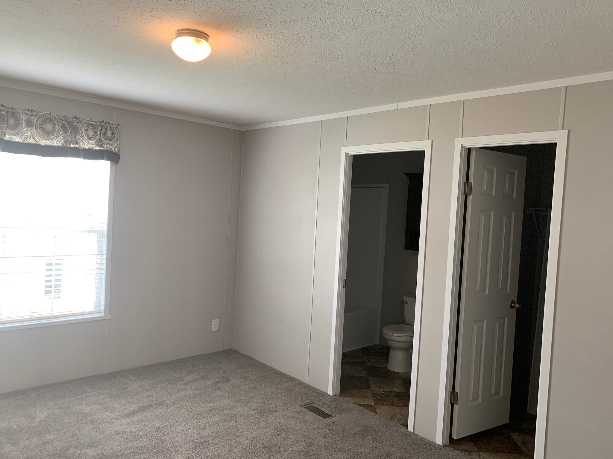 Building Photo - 316 Chevalier Dr