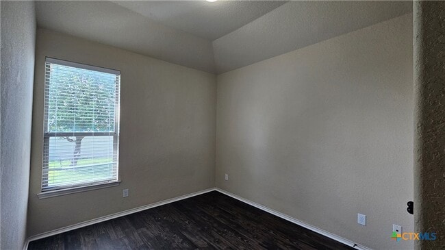 Building Photo - 538 Creekside Cir