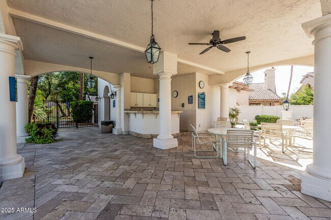 Building Photo - 10113 E Topaz Dr