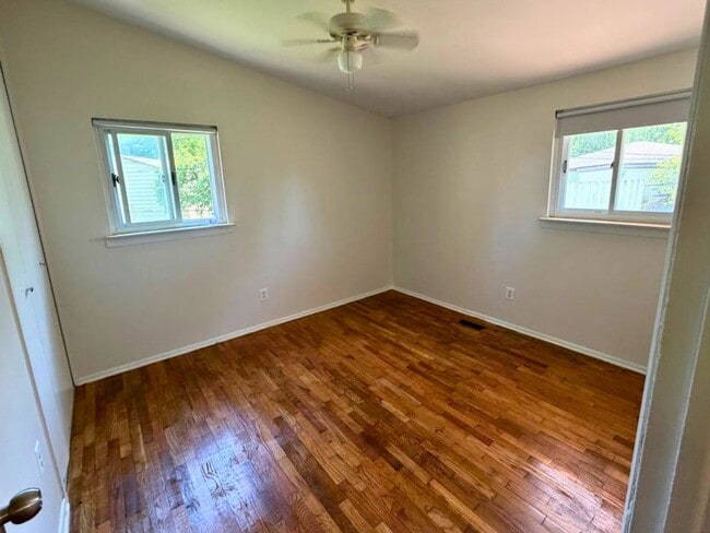 Building Photo - Updated Ranch with New Appliances