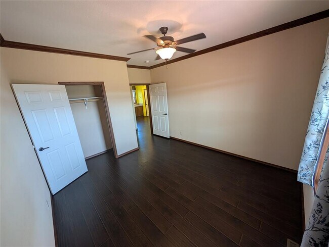Building Photo - 13908 Kelly Dr