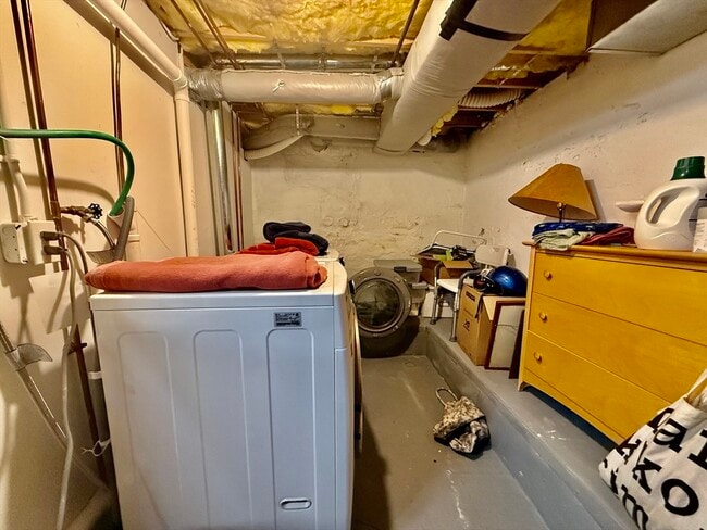 Building Photo - 381 Huron Ave