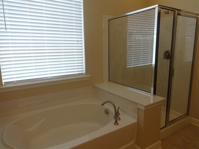 Building Photo - 308 Nuttall Dr