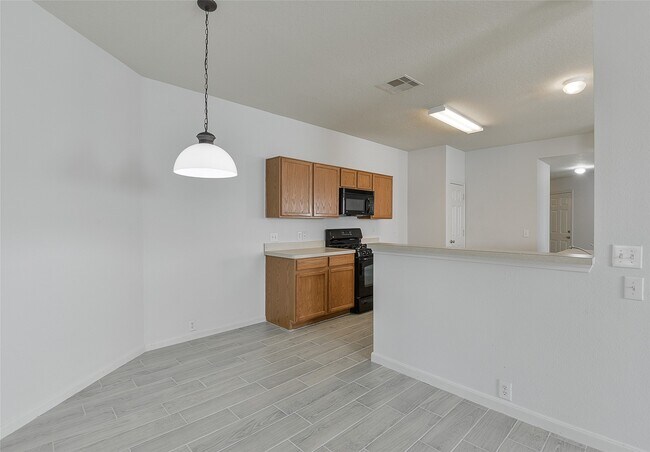 Building Photo - 2825 Woodspring Forest Dr