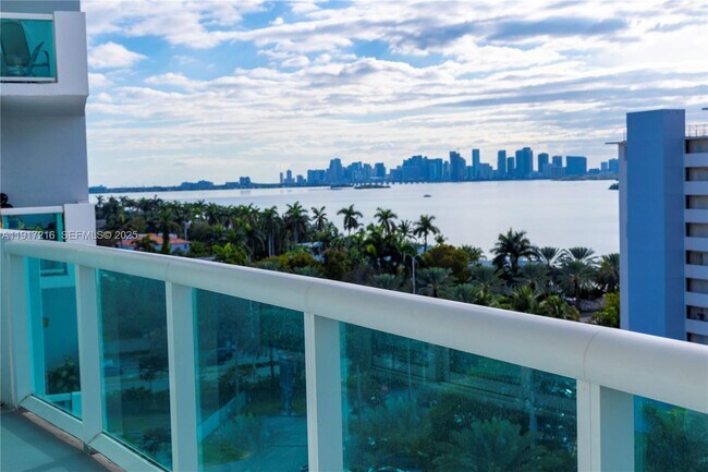 Building Photo - 7900 Harbor Island Dr