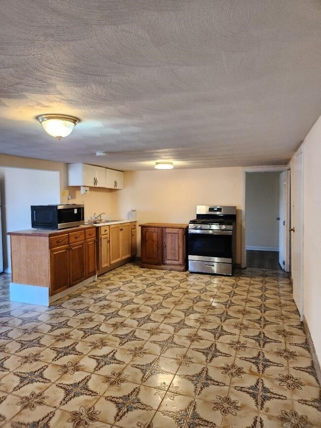 Building Photo - 3 Chase St