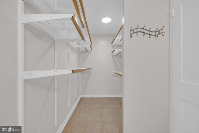 Building Photo - 2500 N Van Dorn St