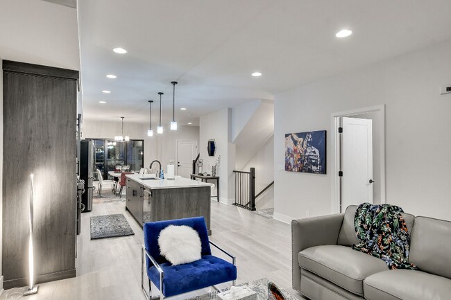 Building Photo - 1013 Park Ave