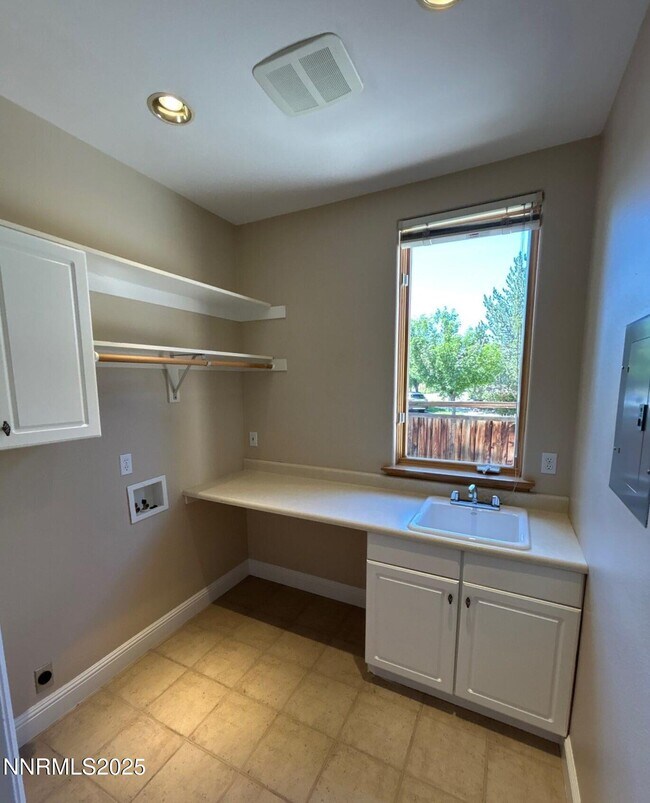 Building Photo - 6785 Eagle Wing Cir