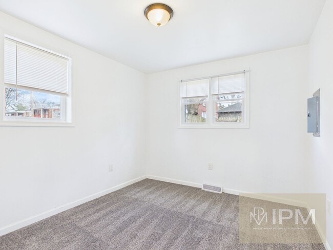 Building Photo - Bright 2 Bedroom, 1 Bath Ranch Style Home in Harrisburg, Pa!