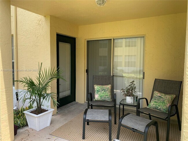Building Photo - 6323 La Costa Dr
