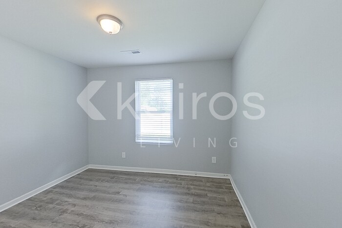 Building Photo - 205 Zachary Ln