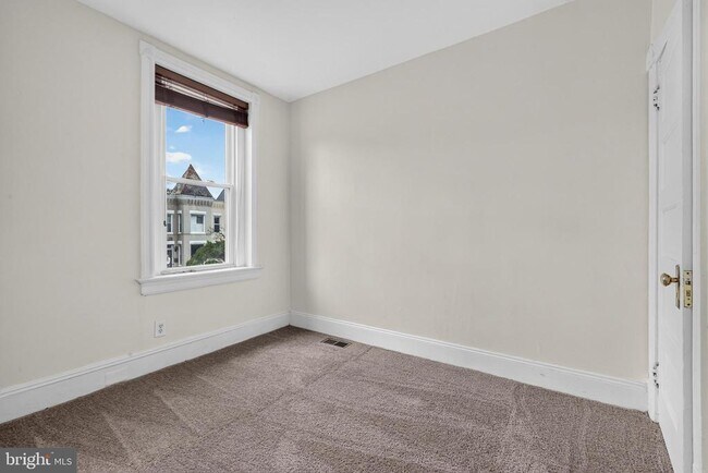 Building Photo - 1252 E St NE