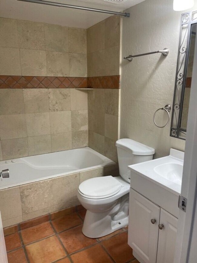 Building Photo - 2 Bed 2 Bath near Old Town Scottsdale