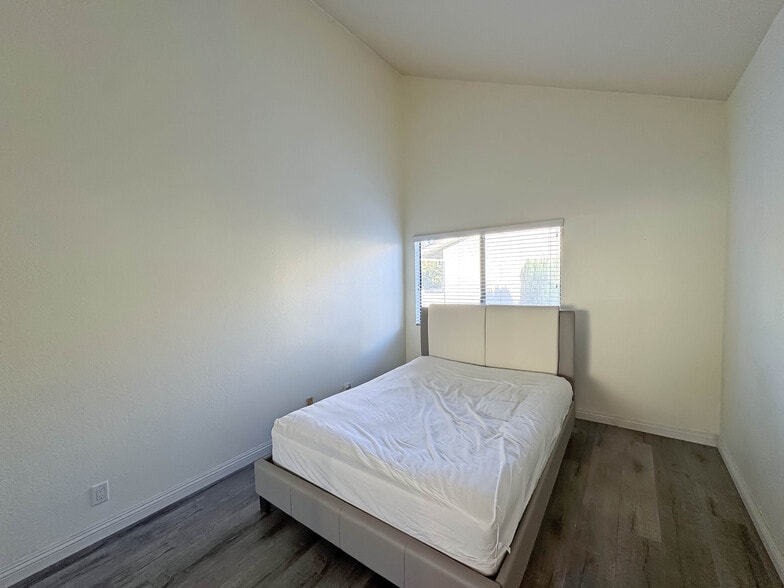 Building Photo - 1000 E California Blvd