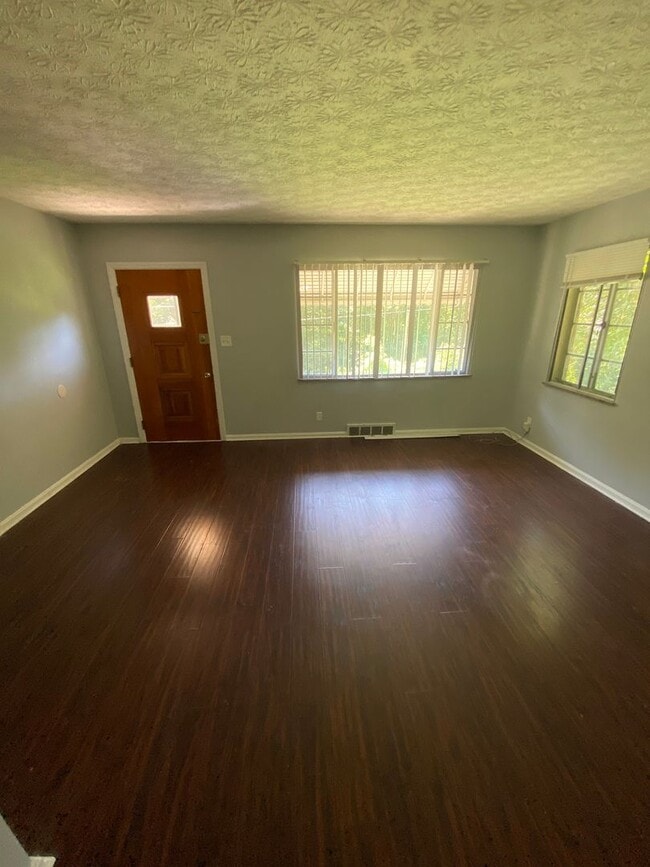 Building Photo - Cozy Single-Family Home in Fort Wright