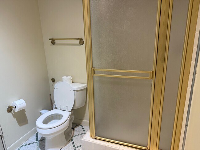 Second bath - 32759 Seagate Dr