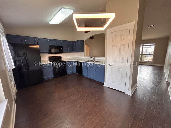 Building Photo - 1662 E Gate Cir