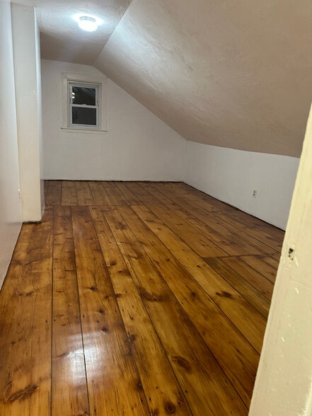 Building Photo - 15 Barrett St