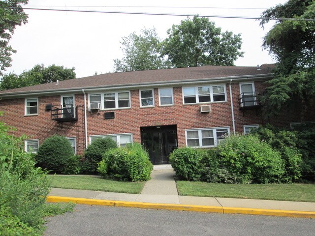 Primary Photo - 1628 Valley St