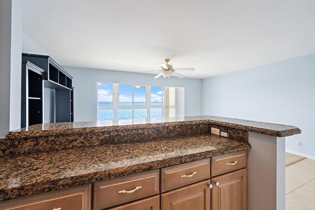 Building Photo - 400 Wilma Cir